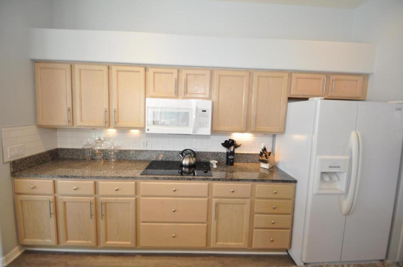 Sunset Bay Beautiful Pool Home - Bring Your Boat or Jet Ski - Canal with Dock- Sleeps 10 - 4 BD