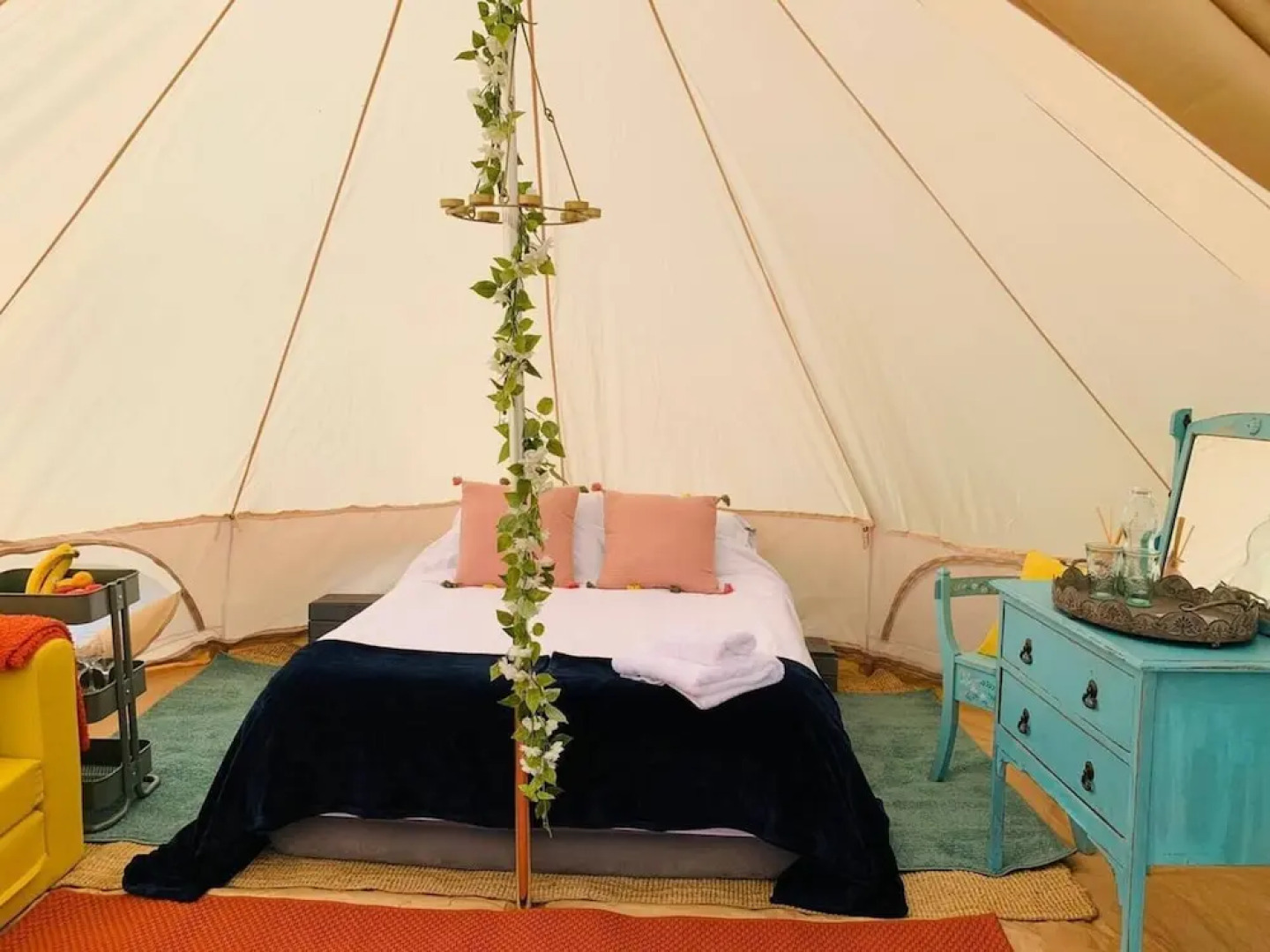 Private Glamping in a Vintage Caravan & Bell Tent