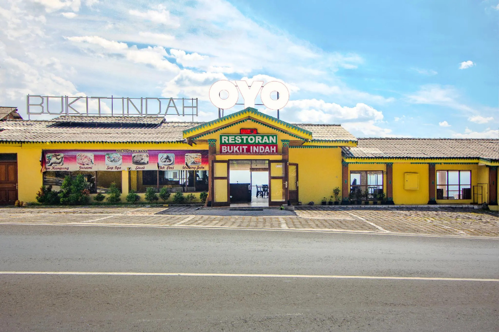 OYO 1159 Bukit Indah Hotel and Restaurant