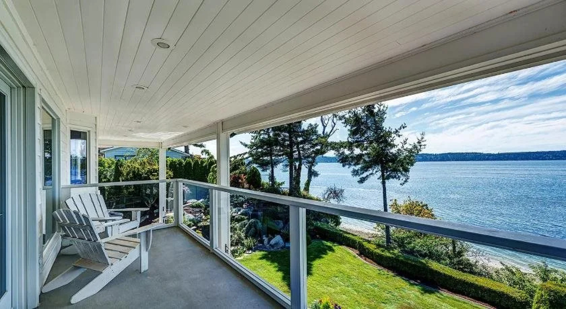 Sea Mist Waterfront Inn