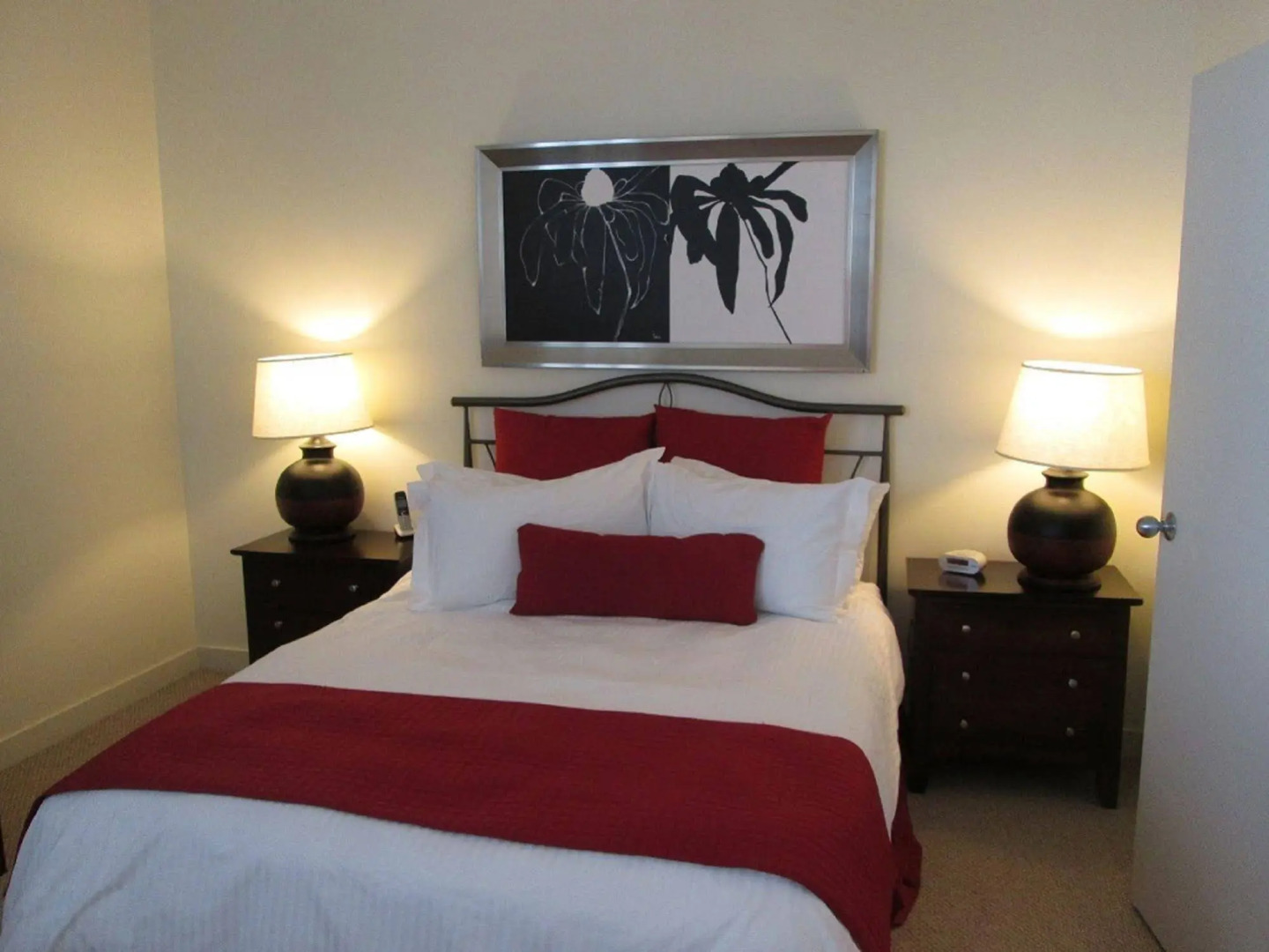 Global Luxury Suites at the Mill