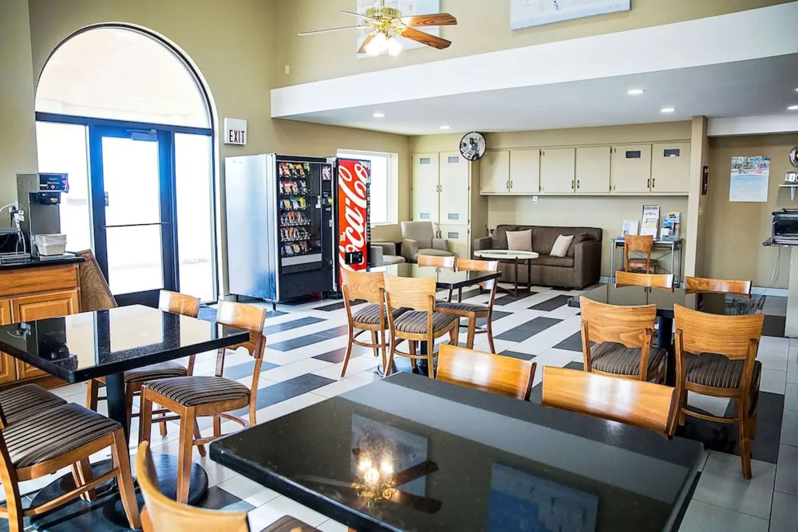 Super 8 By Wyndham Holbrook