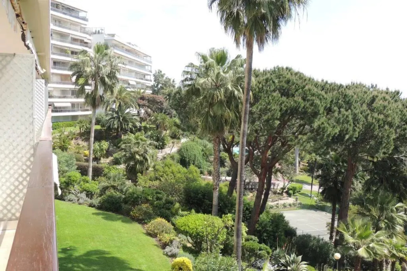 STUDIO STANDING VUE MER 2 PERS. 5 min.CANNES