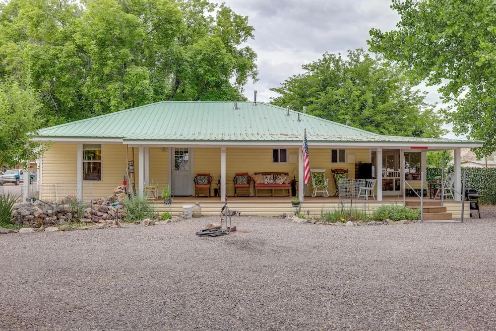 Outdoorsy Caliente Retreat w/ Screened Porch