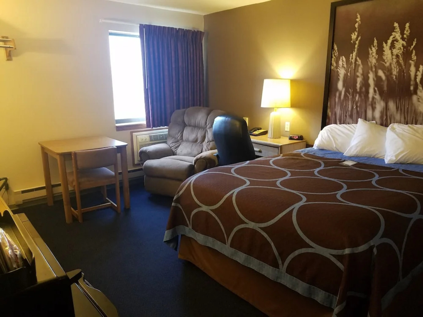 Super 8 By Wyndham Milbank