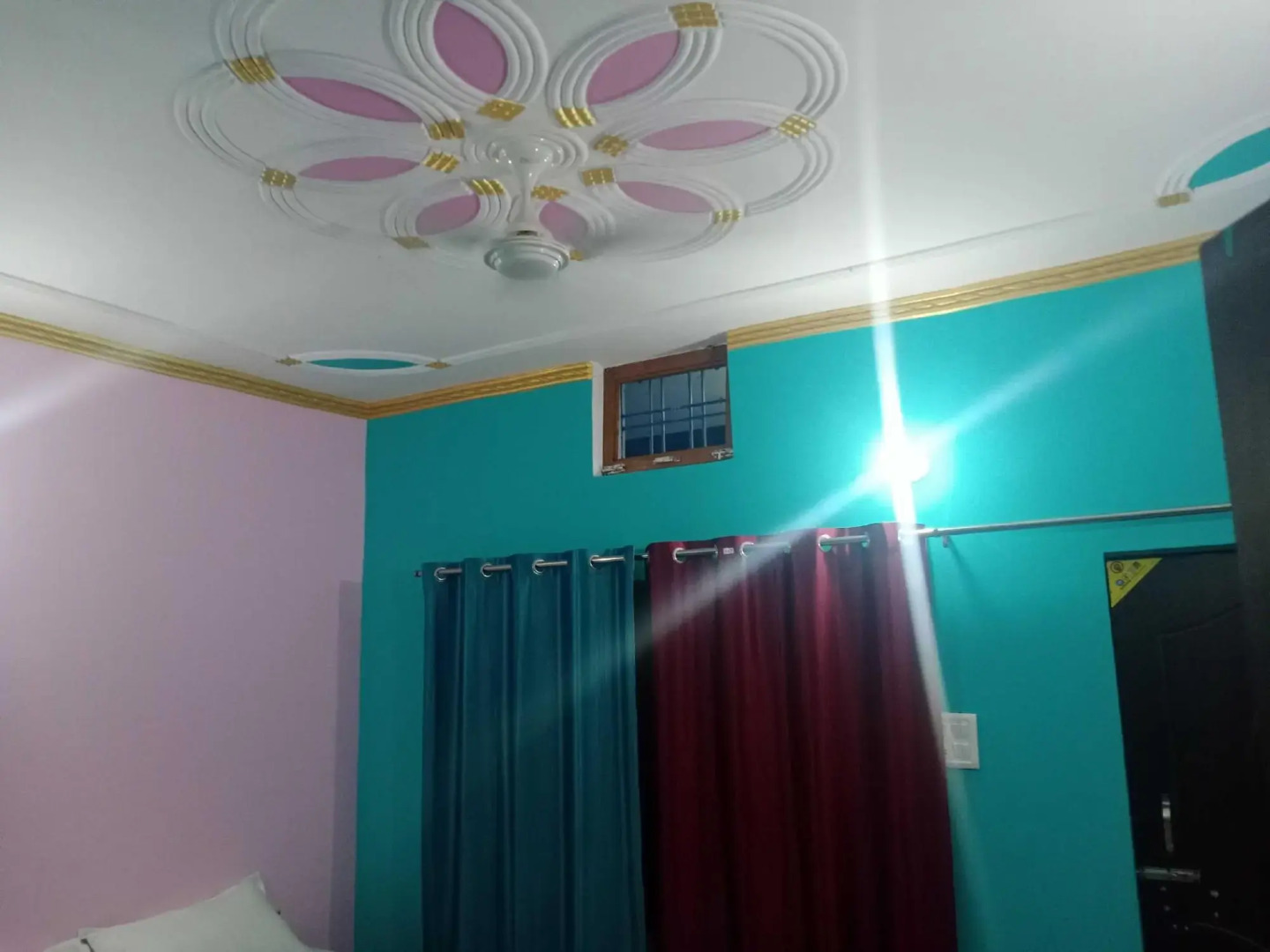 POP 89986 Namaste Chamoli Hotel Restaurant