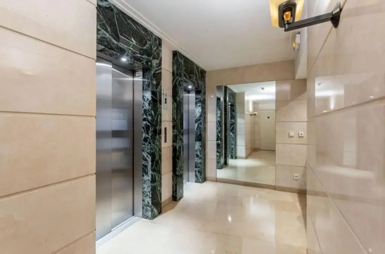 Beautiful Modern Fully Furnished Studio