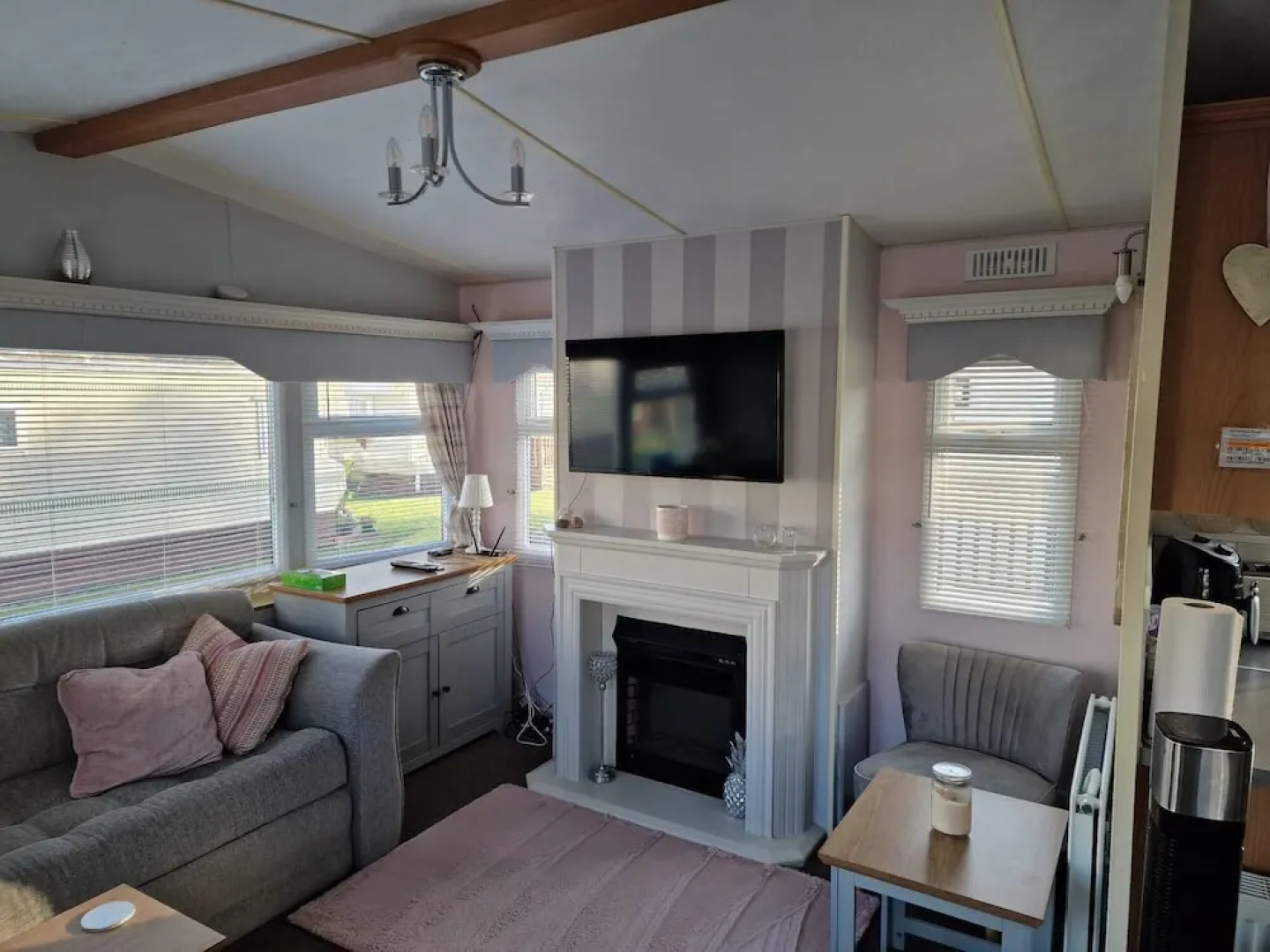 Lovely pet Friendly 4 Berth Caravan in Morecambe