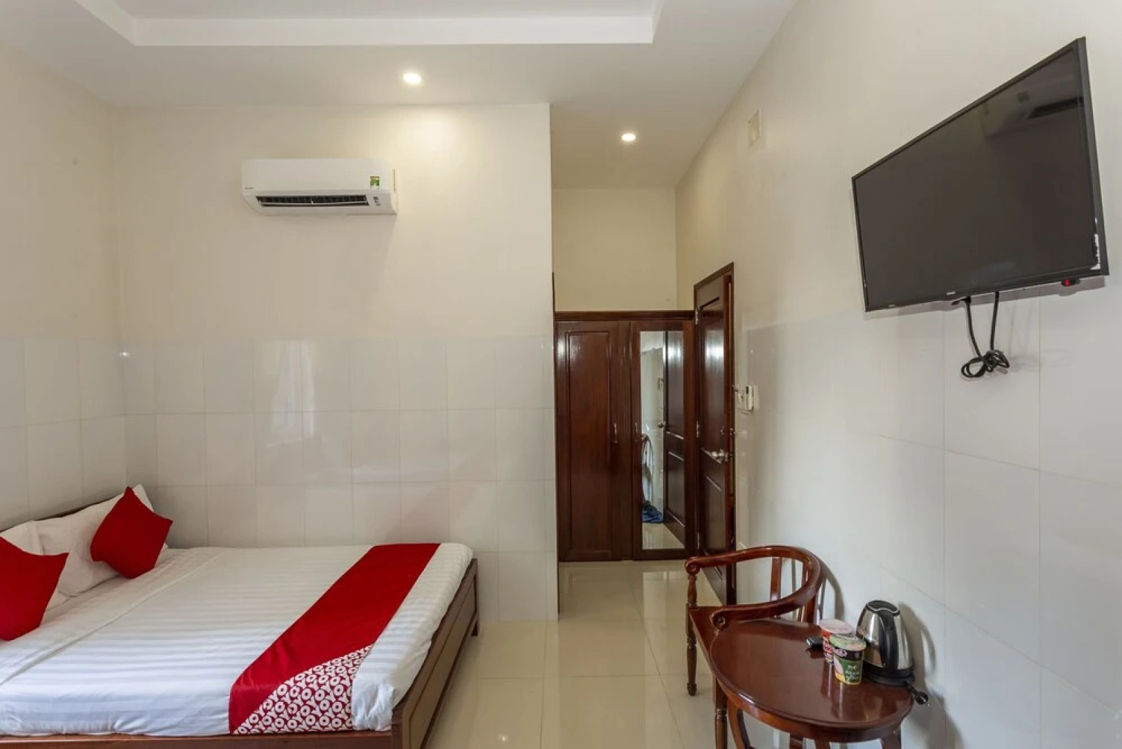 Oyo 324 Little Ha Noi Hotel