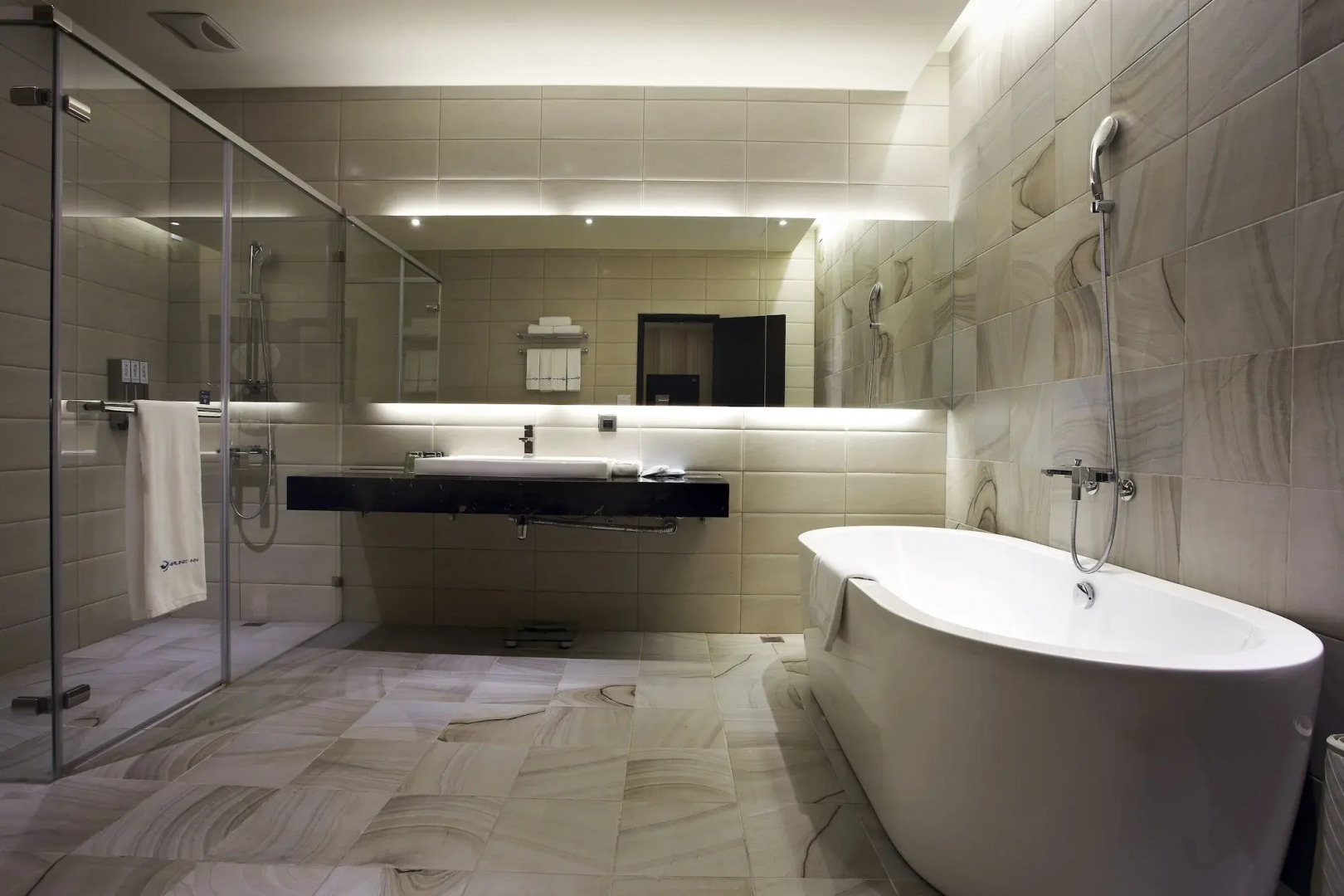 Airline lnn Green Park Way