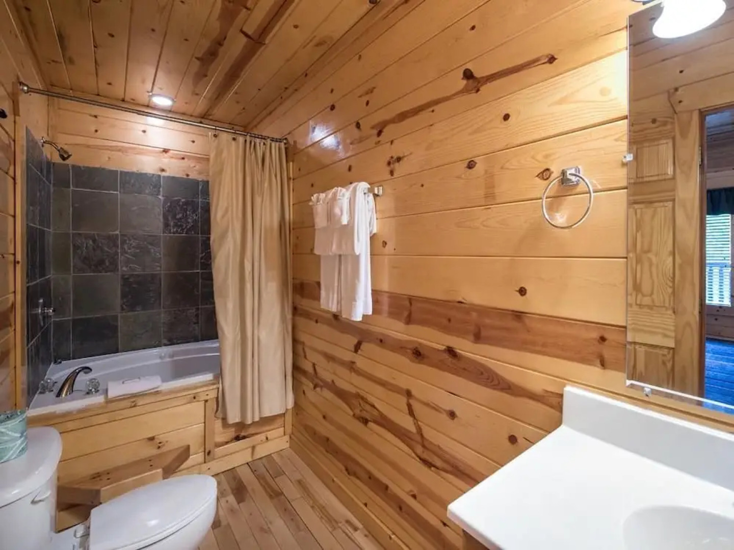 Smoky Ridge View - Three Bedroom Cabin