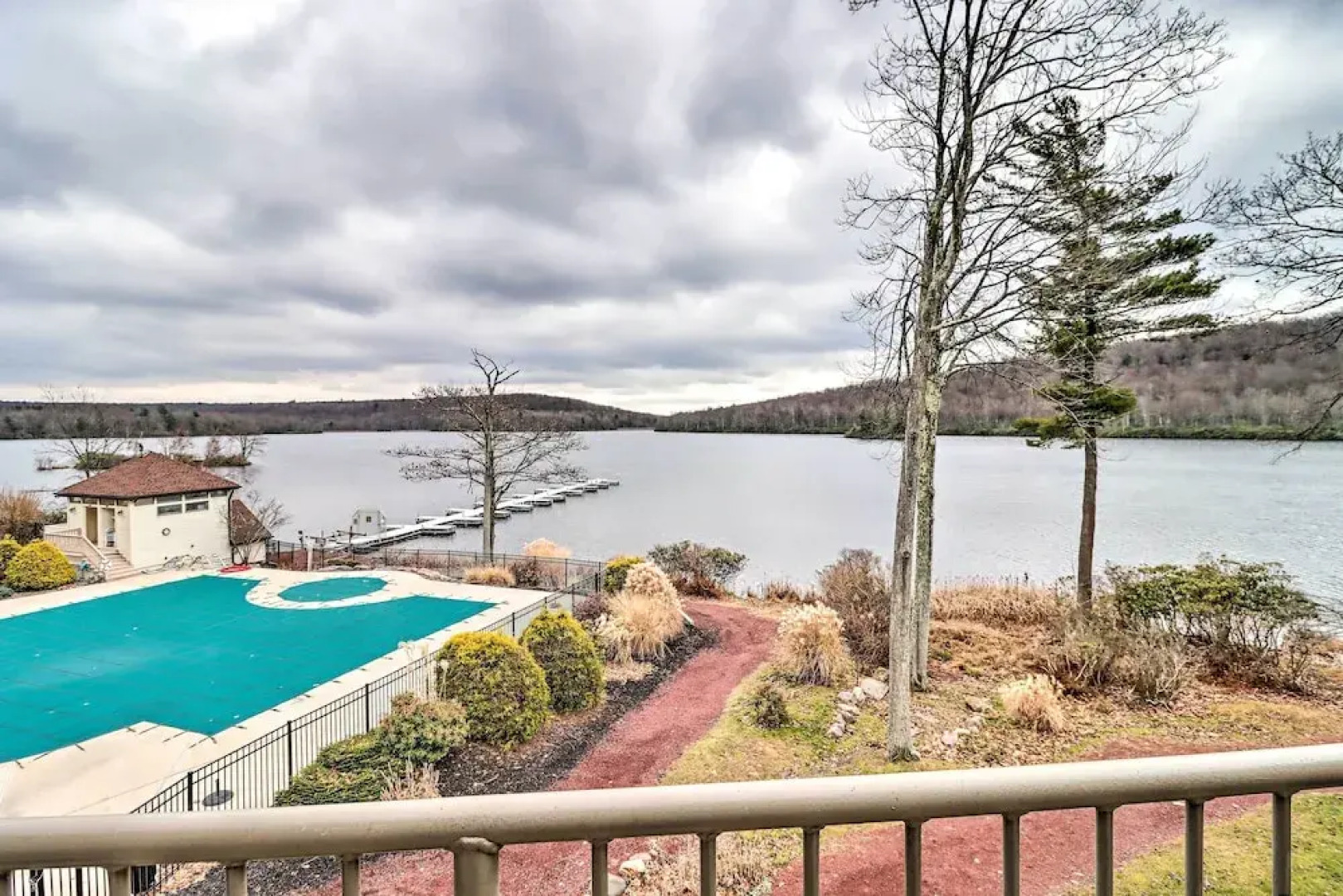 Half-mi to Big Boulder Lake: Townhome w/ Deck!