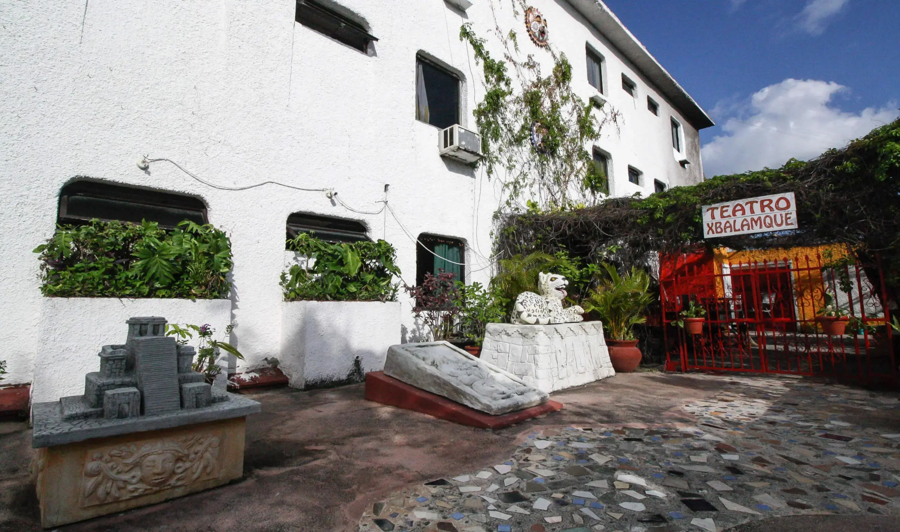 Hotel Xbalamque and Spa Cancun