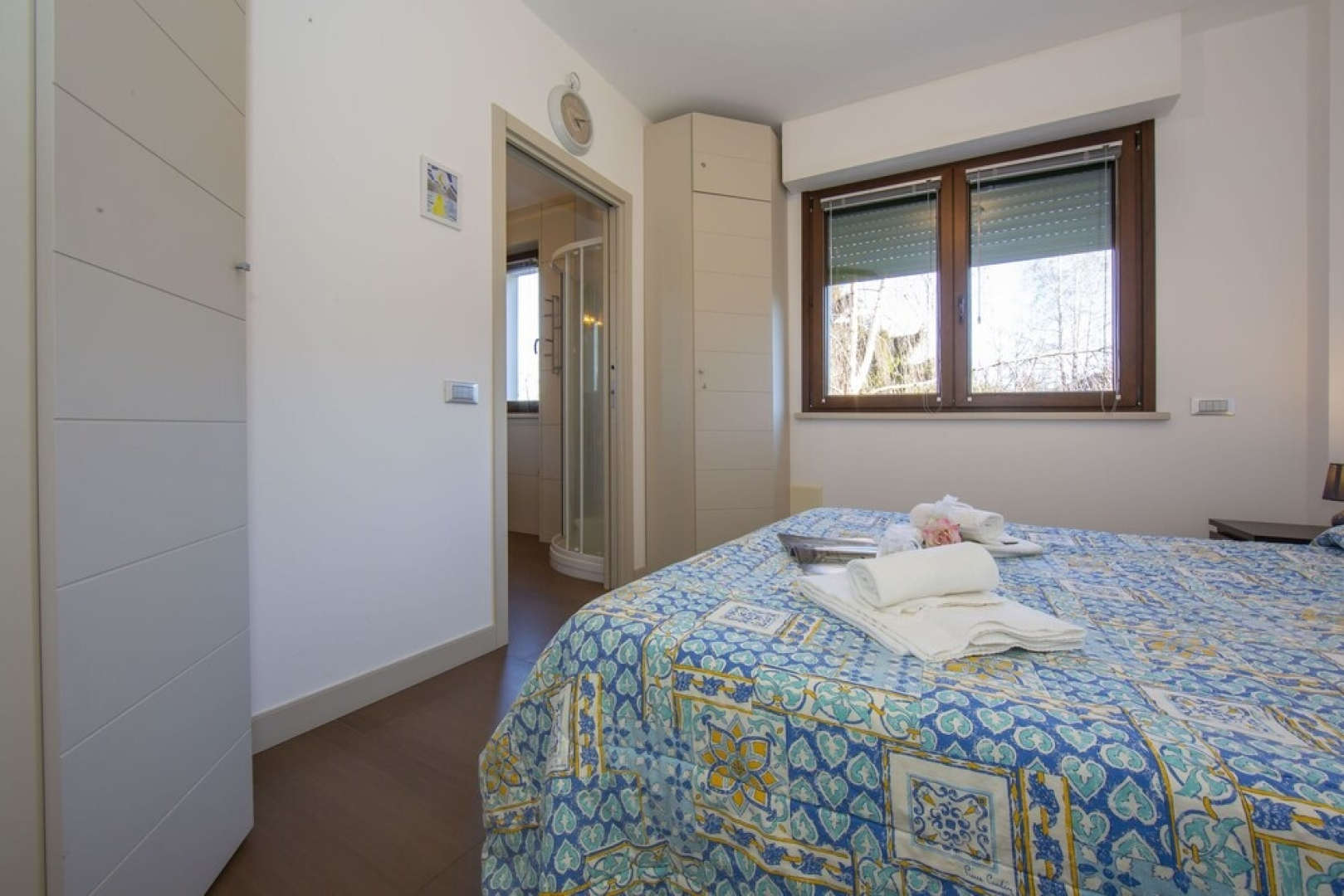 Sole di Meina Pool and Lake View