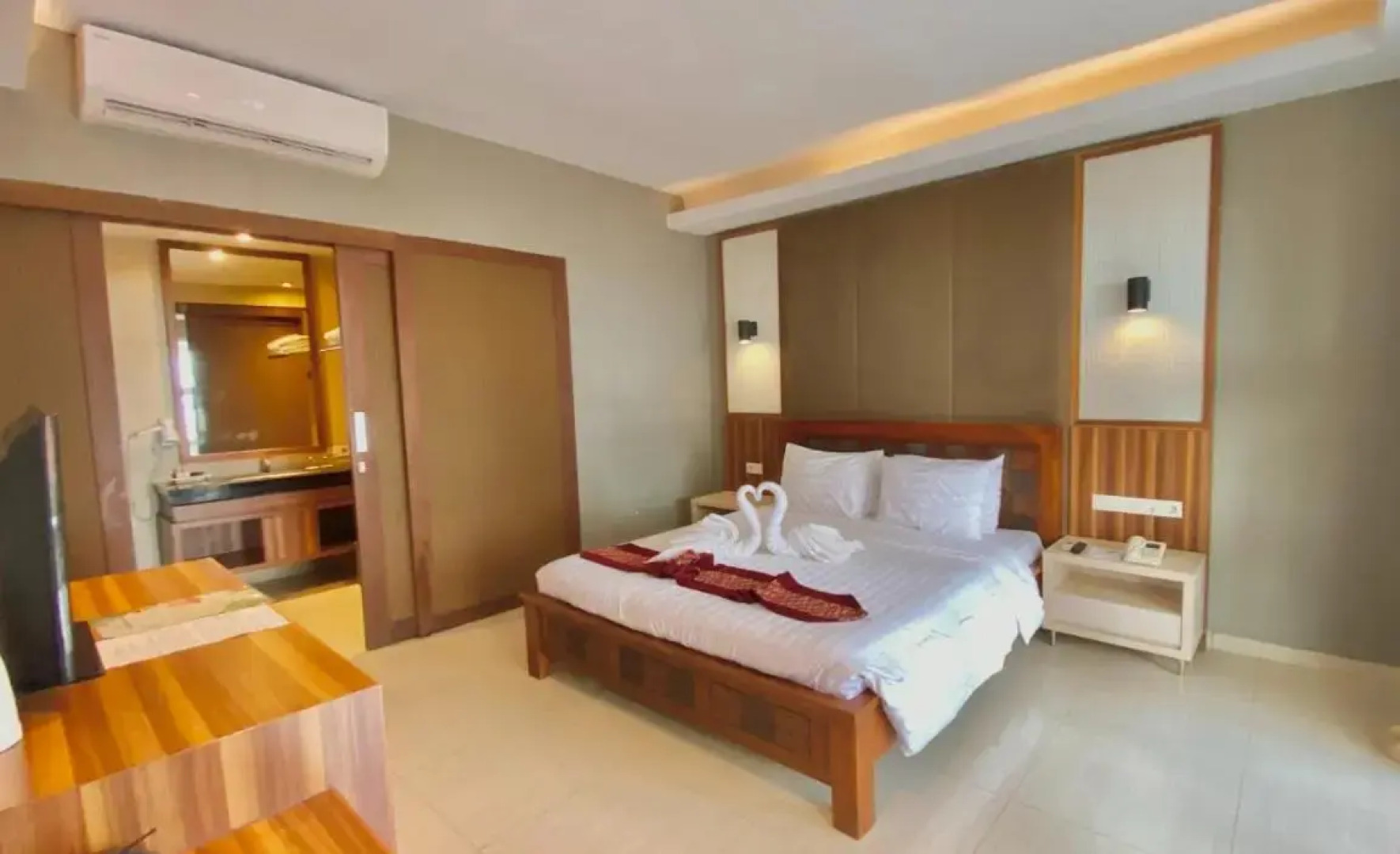 Queen of The South Resort