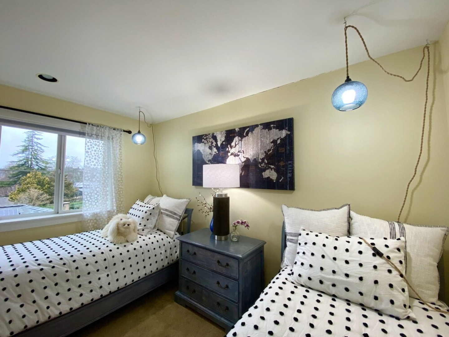 Tranquil 3BR House with Balcony