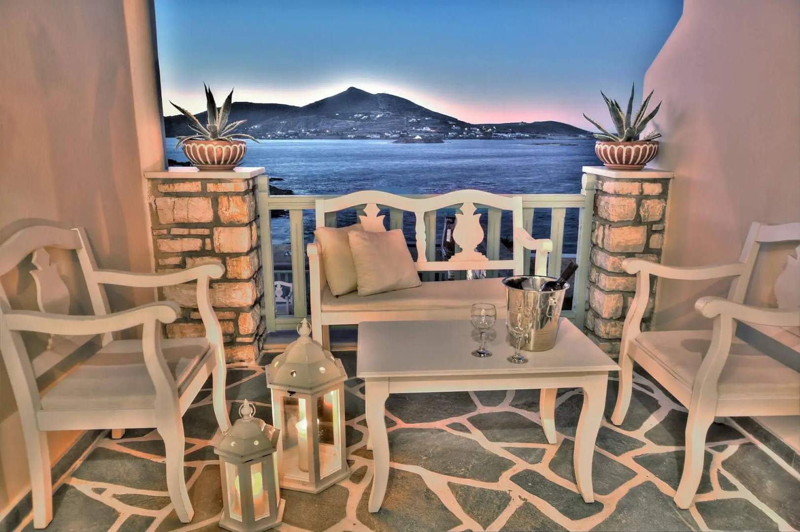 Villa Isabella Studios & Suites