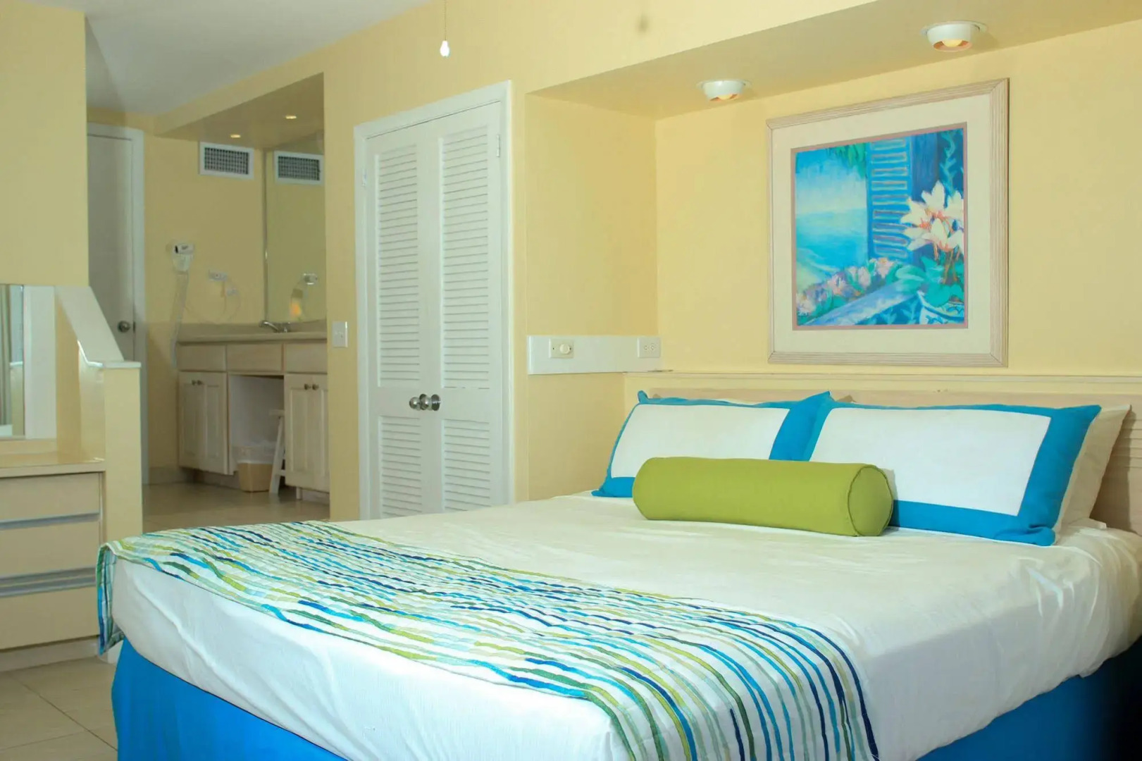 Paradise Island Beach Club by RedAwning