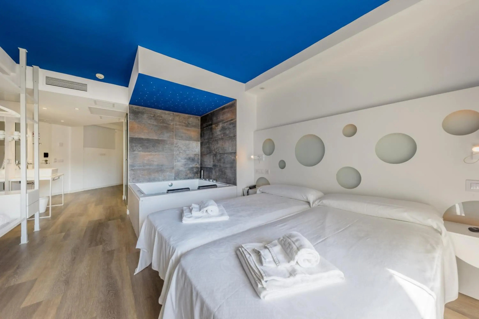 Welikehotel Triton Beach