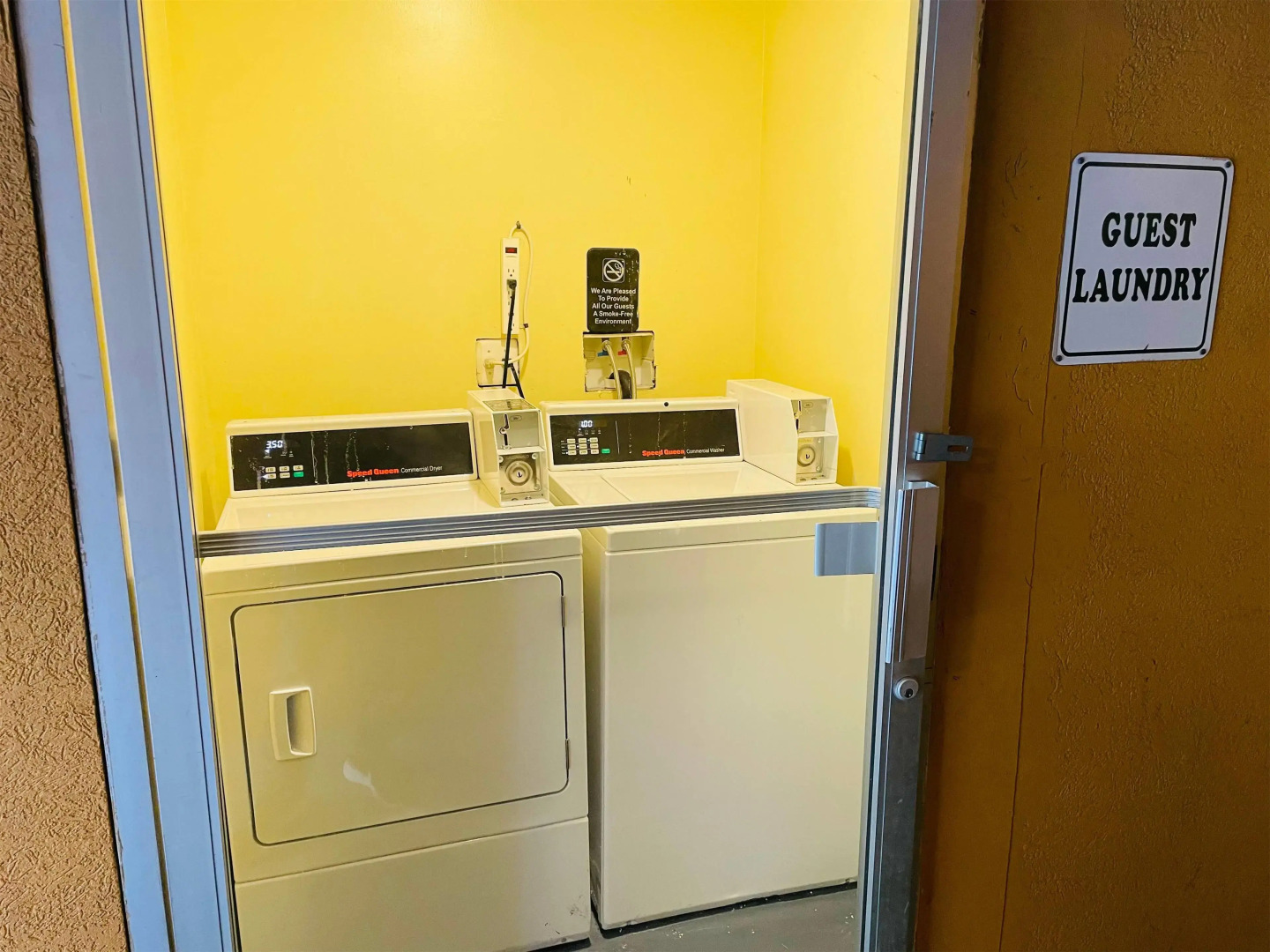 Super 8 by Wyndham Gloucester