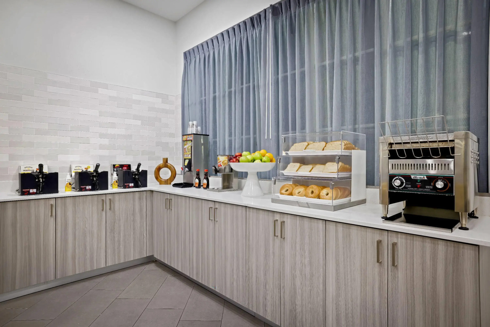 La Quinta Inn & Suites by Wyndham Miami Airport West