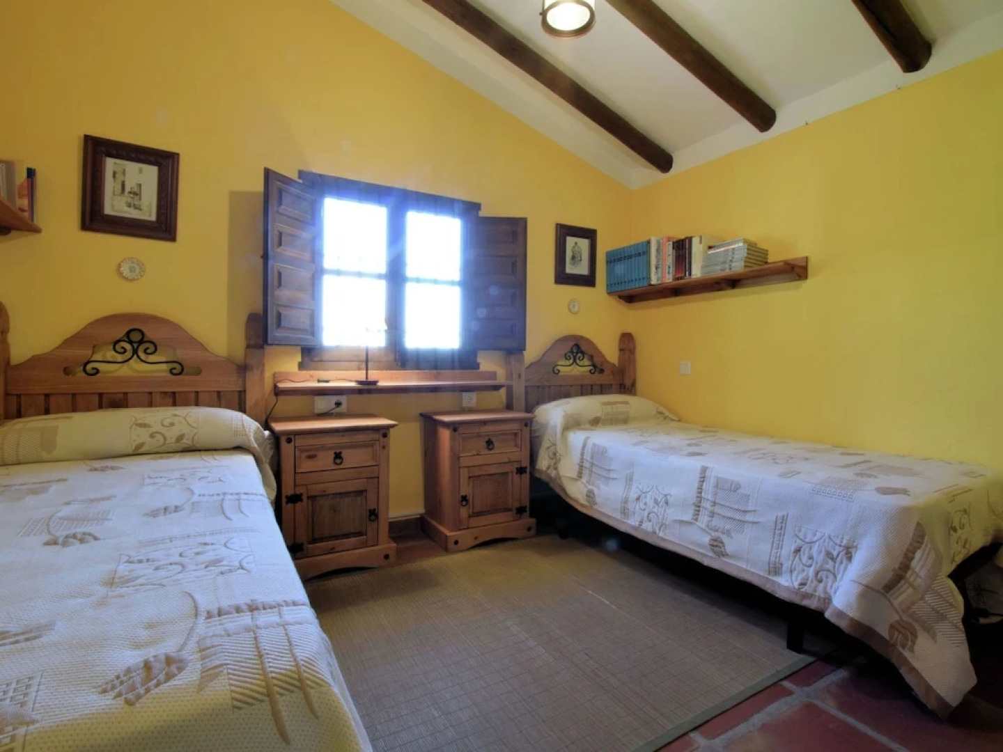 Attractive Holiday Home in Canillas de Aceituno With Terrace