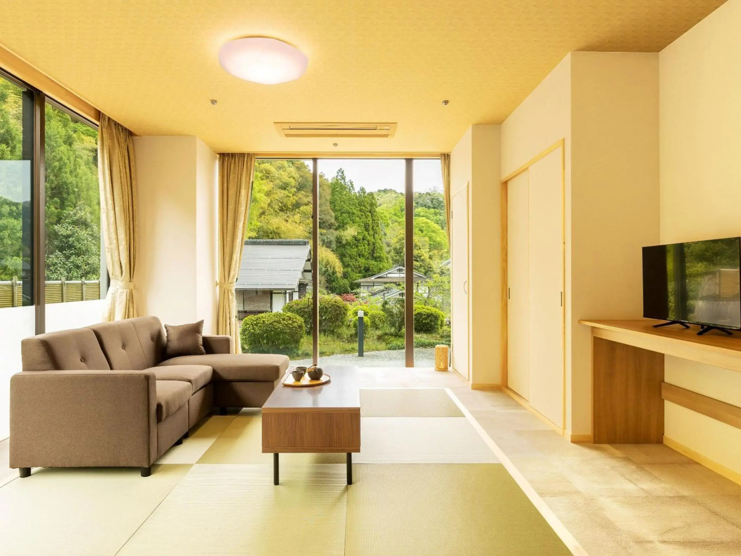 Ooedo Onsen Monogatari Premium Saiki Bekkan