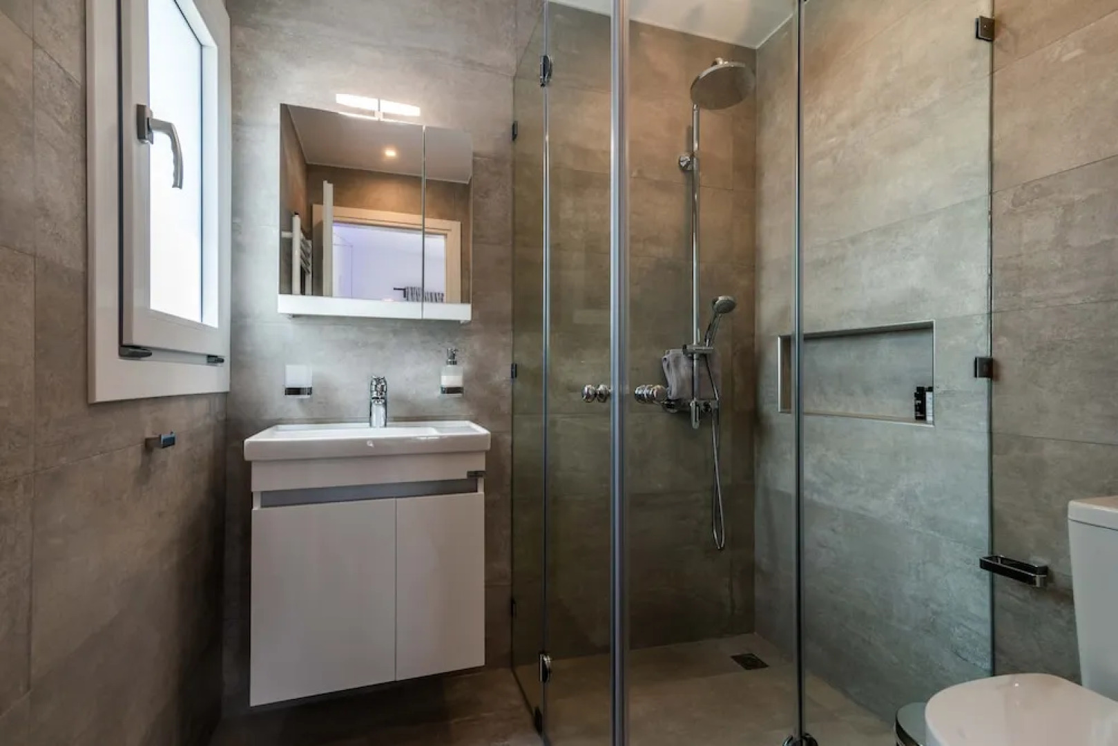 White Rock Milos Suites