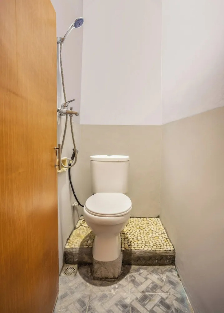 SPOT ON 2974 Penginapan Roma 88