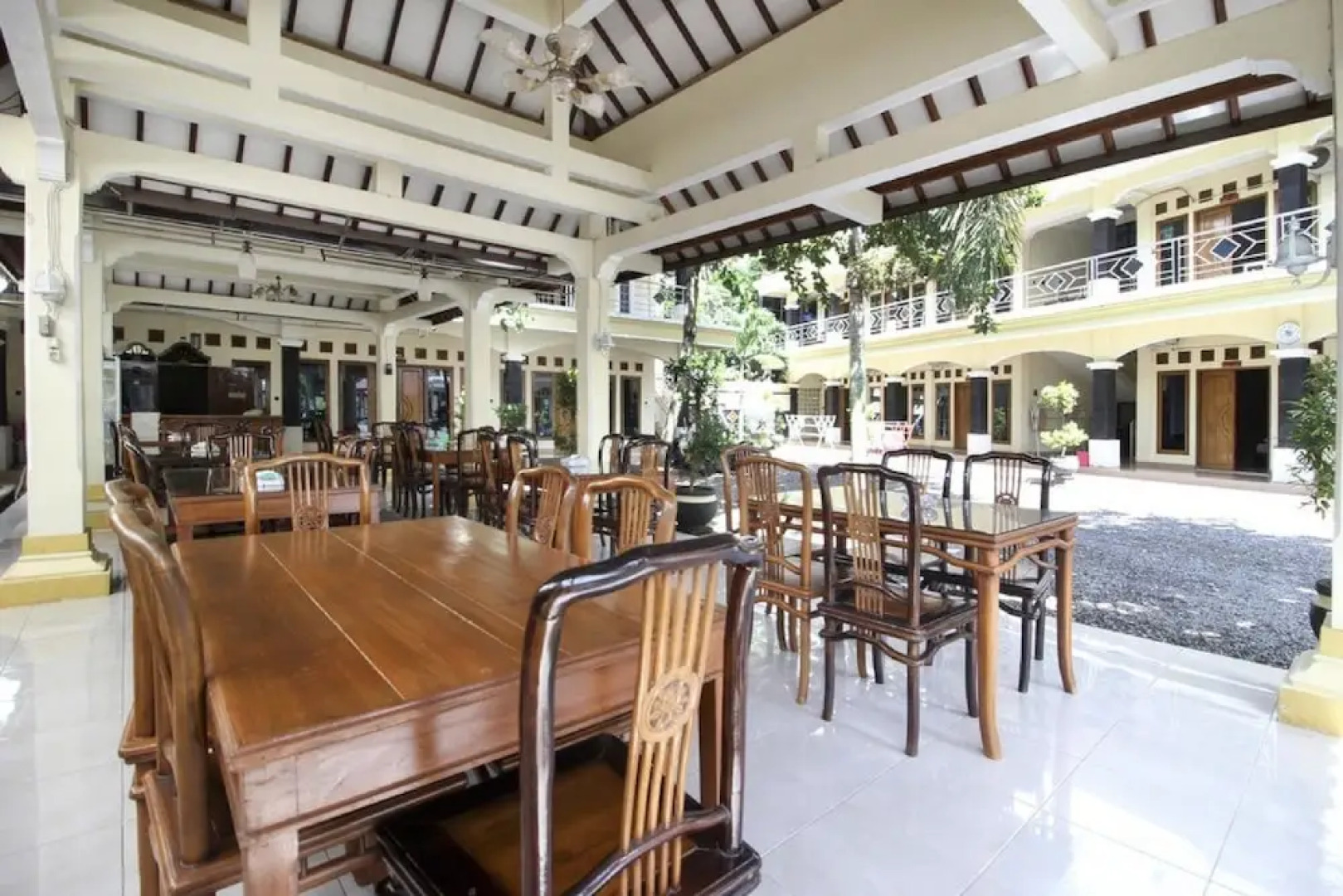 RedDoorz Syariah @ Jalan Dieng