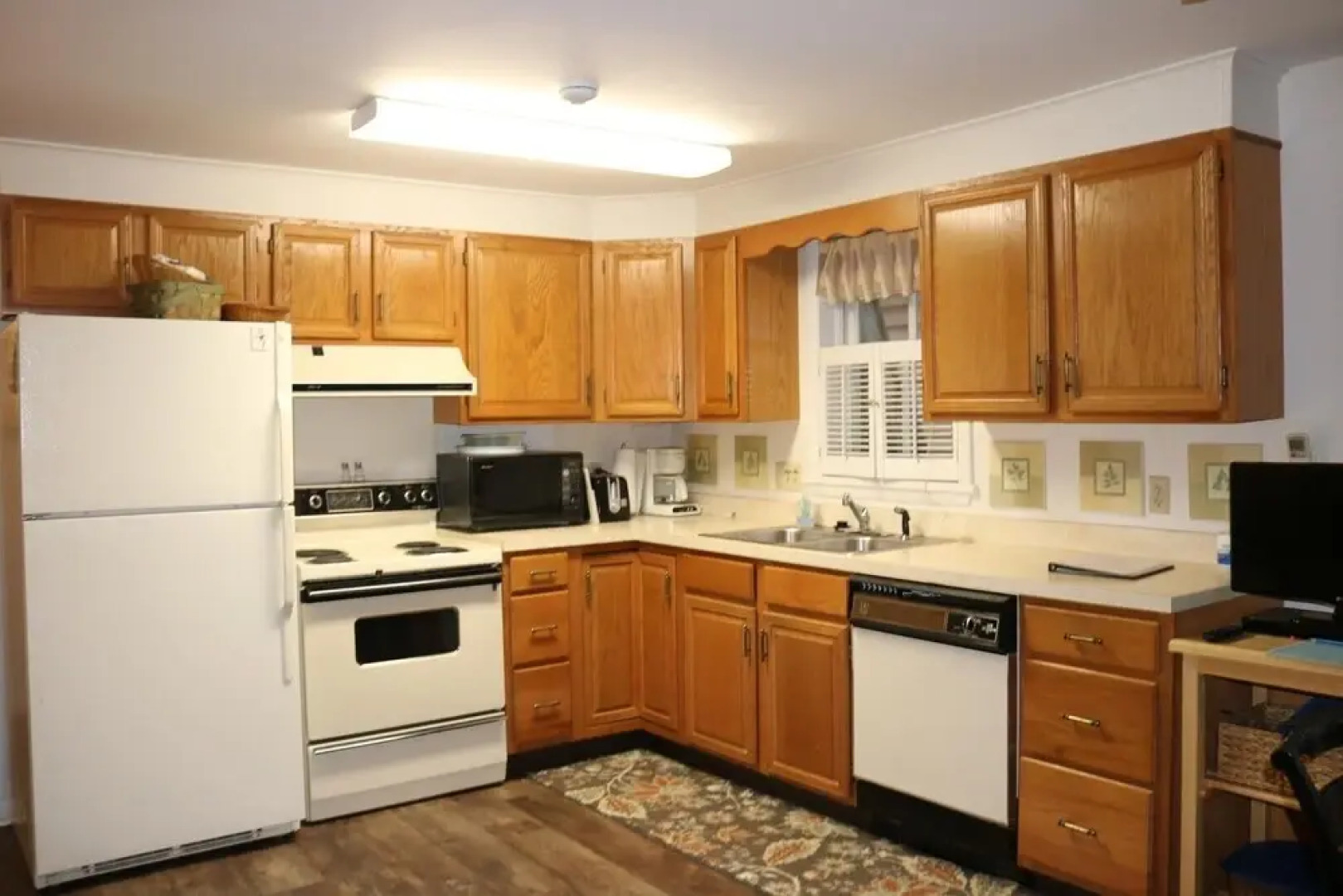 A Summer Place Unit A 2 Bedroom Home by Redawning