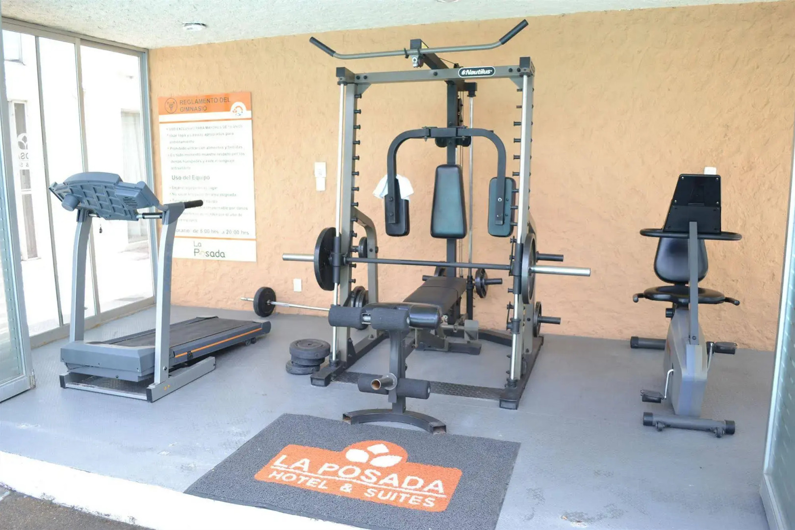 La Posada Hotel & Suites