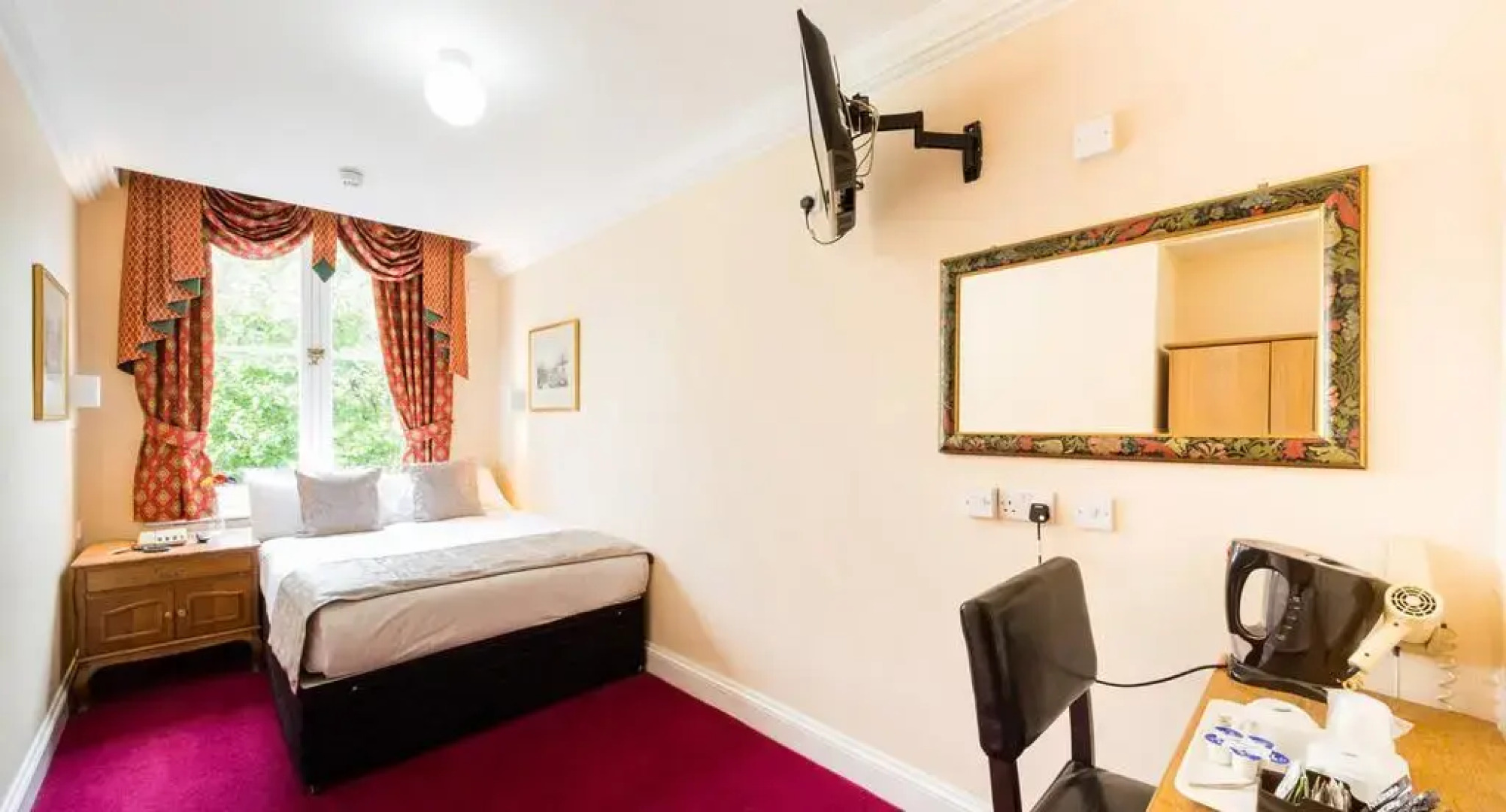 Lord Kensington Hotel