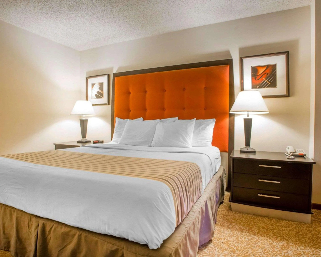 Econo Lodge Inn & Suites Stevens Point