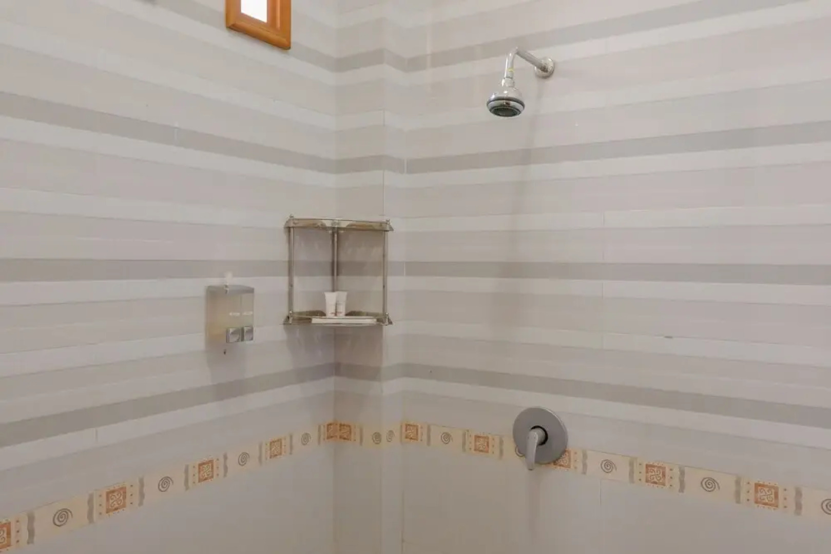 OYO 2295 Daffi Family Residence