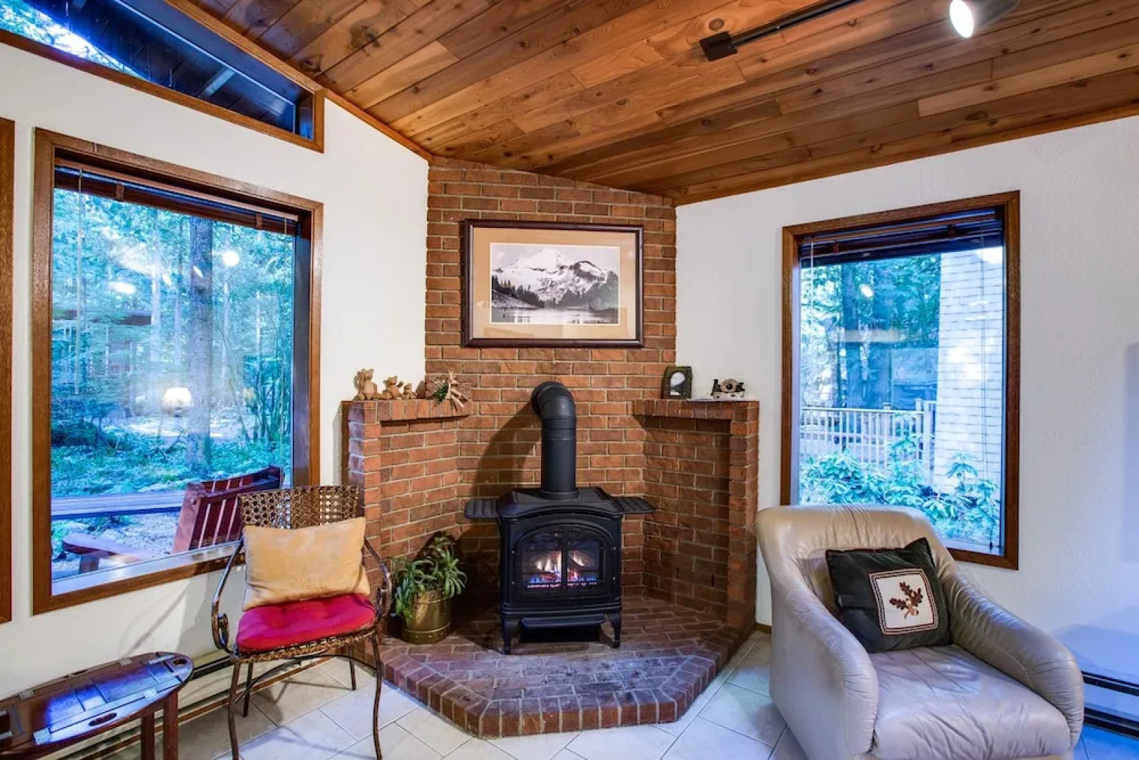 Mt. Baker Lodging Cabin 23 – Hot Tub, WiFi, Sleeps 6! by MBL