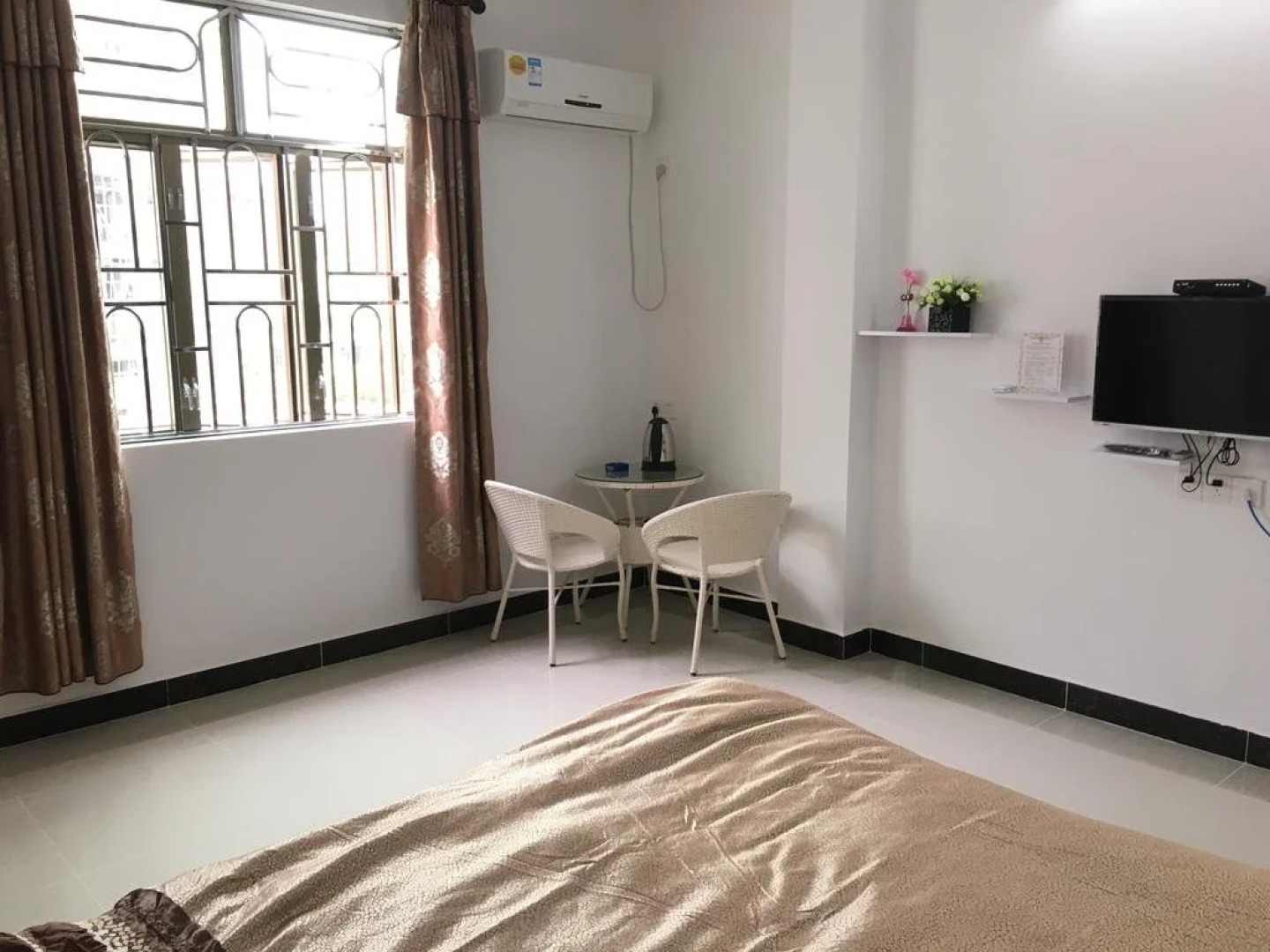 Shuangyuewan Happy Inn