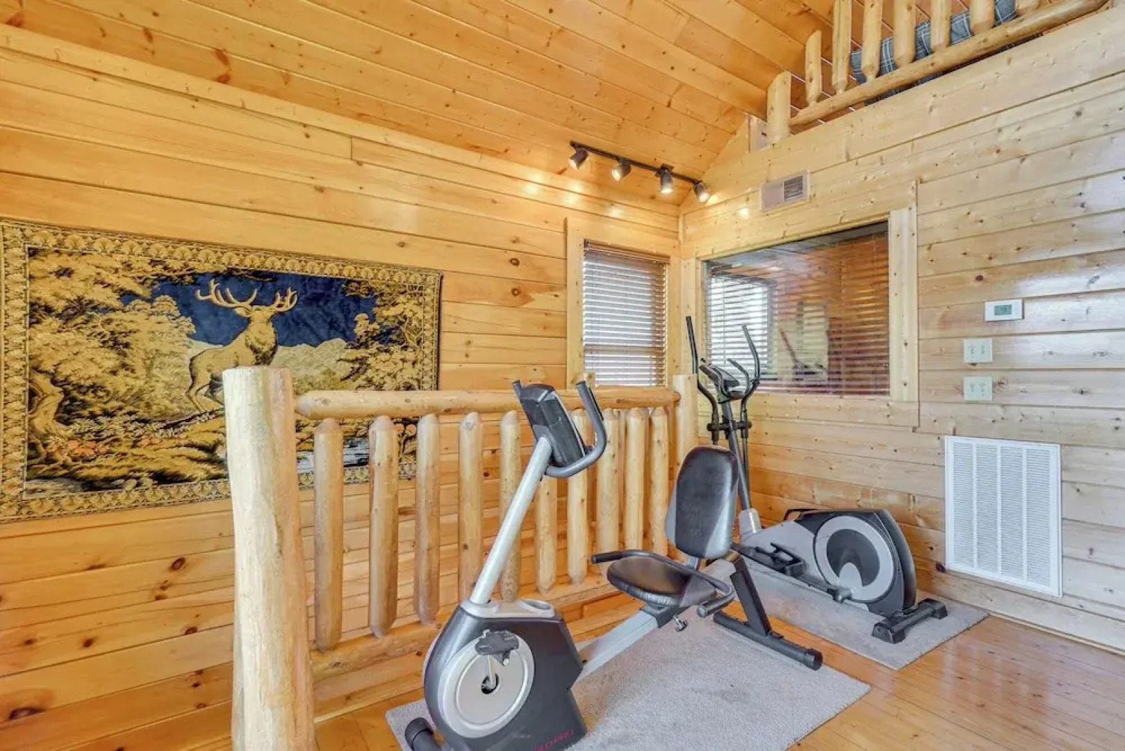 'mountain Dreams' Cabin: Hot Tub, Sauna & Views!