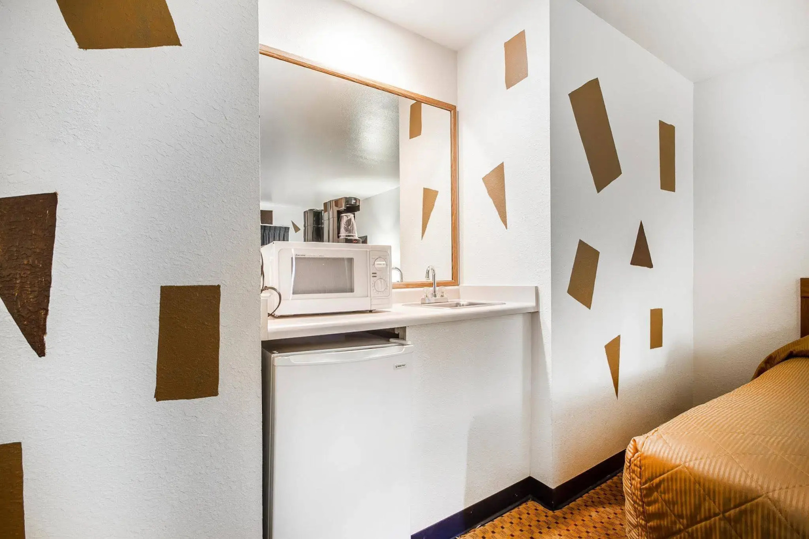 Rodeway Inn & Suites Madison East