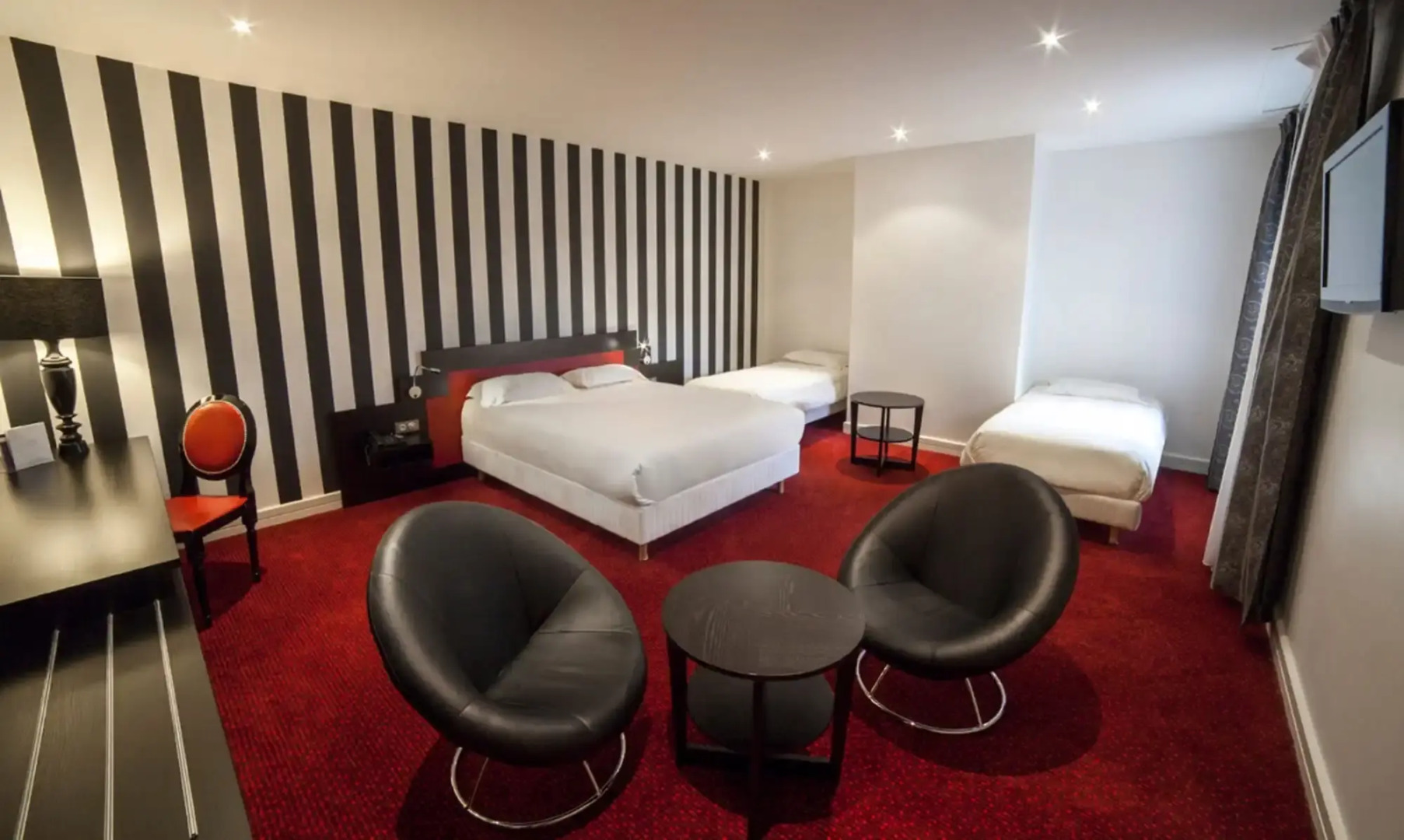 The Originals Boutique, La Maison Rouge