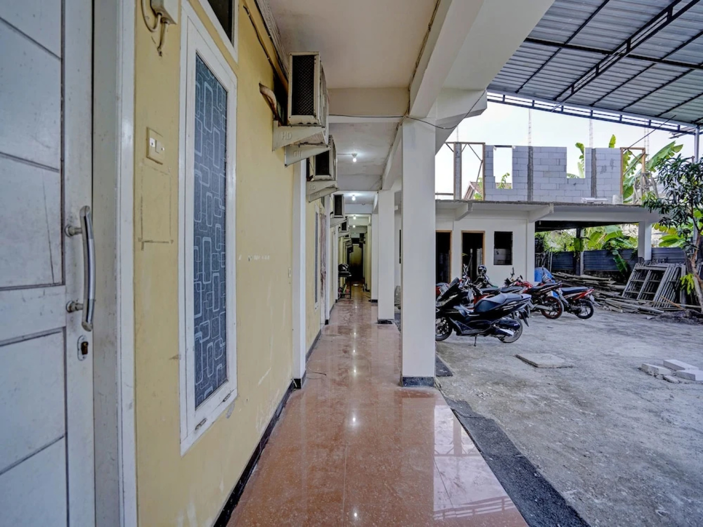 Hotel O Grand Syariah Hagawa Lamongan Near SPORT CENTER LAMONGAN