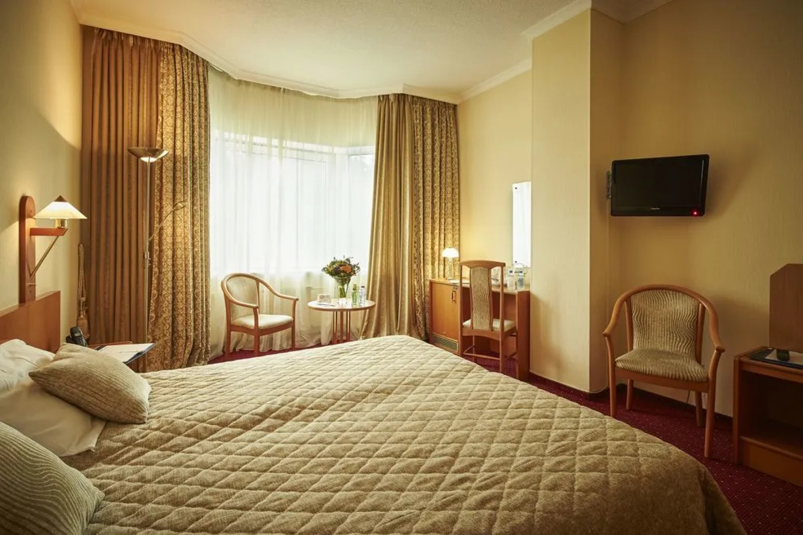 Отель Протон