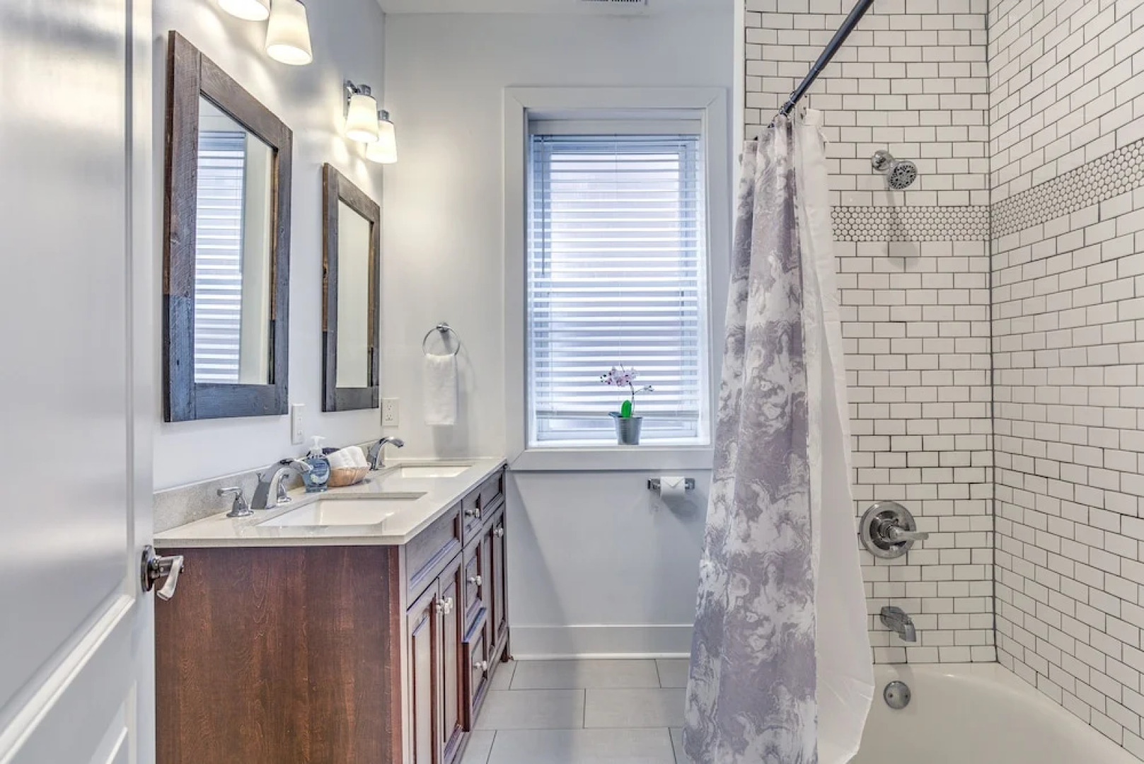 Expansive Downtown Home | JZ Vacation Rentals