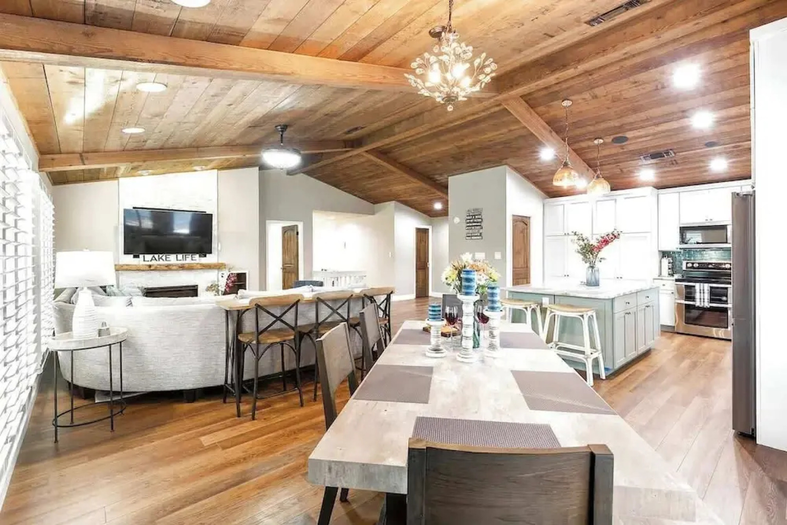 Luxury on Lake LBJ With Hot Tub Firepit & Boat Slip