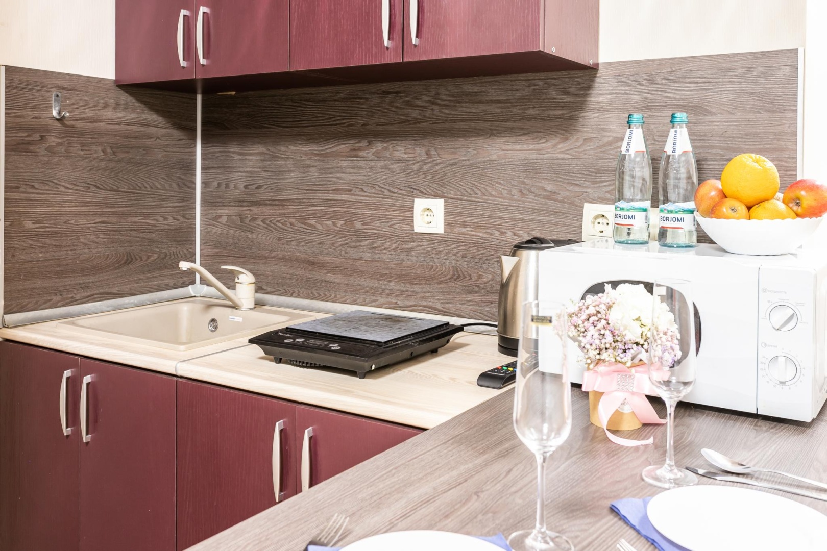 Home apartments (Хоум апартментс)