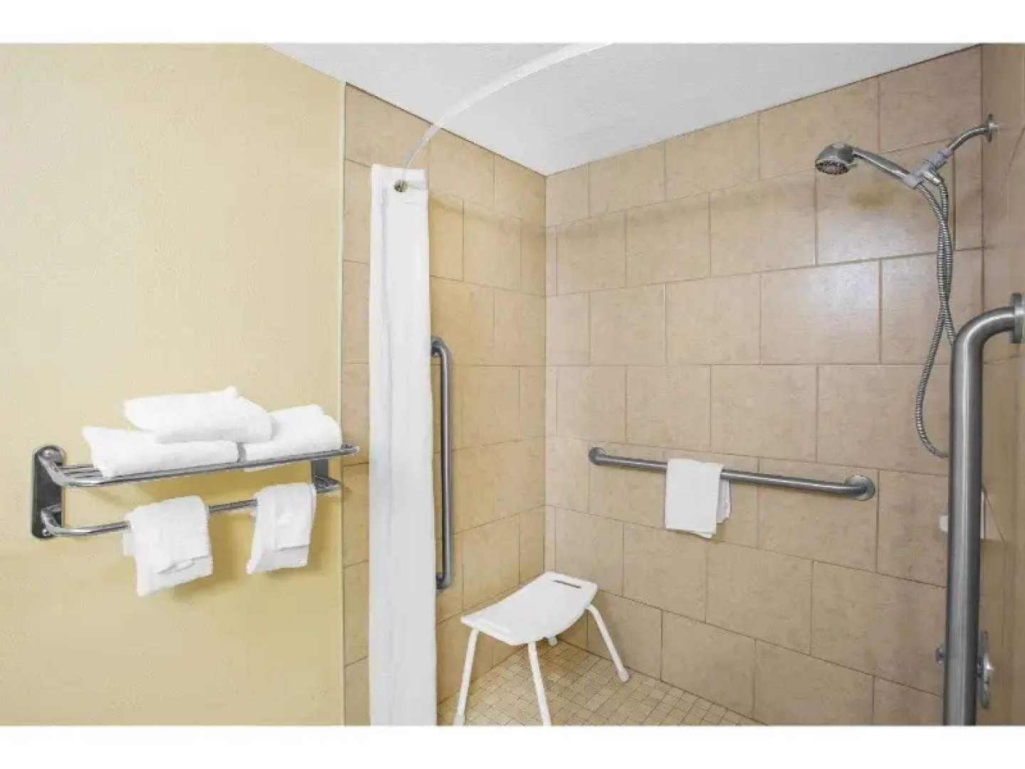 Super 8 Clive/w Desmoines