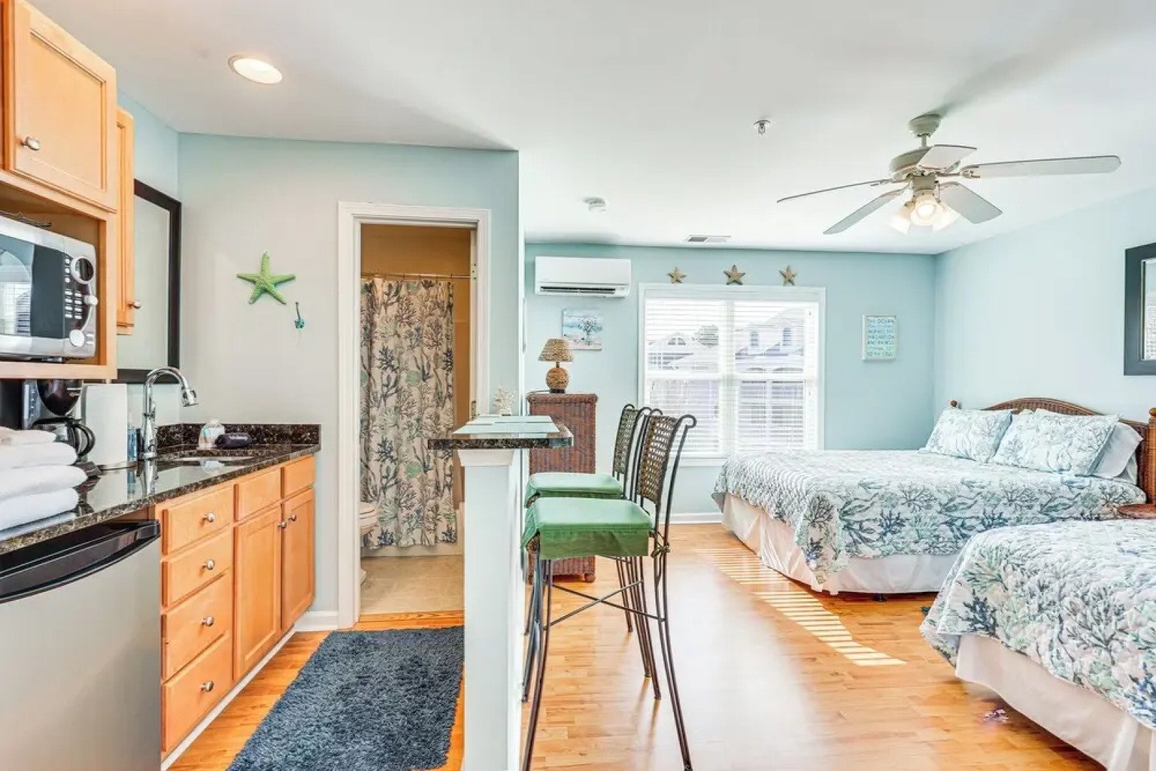 Marina & Beach Club Access: Condo in Southport