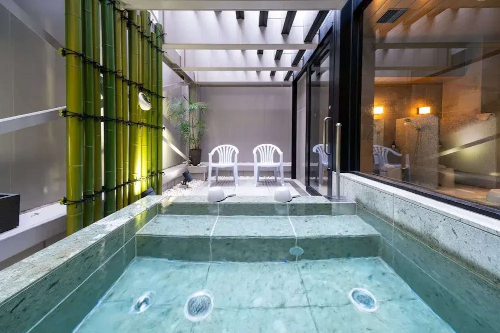 Отель Courtyard Osaka Honmachi by Marriott