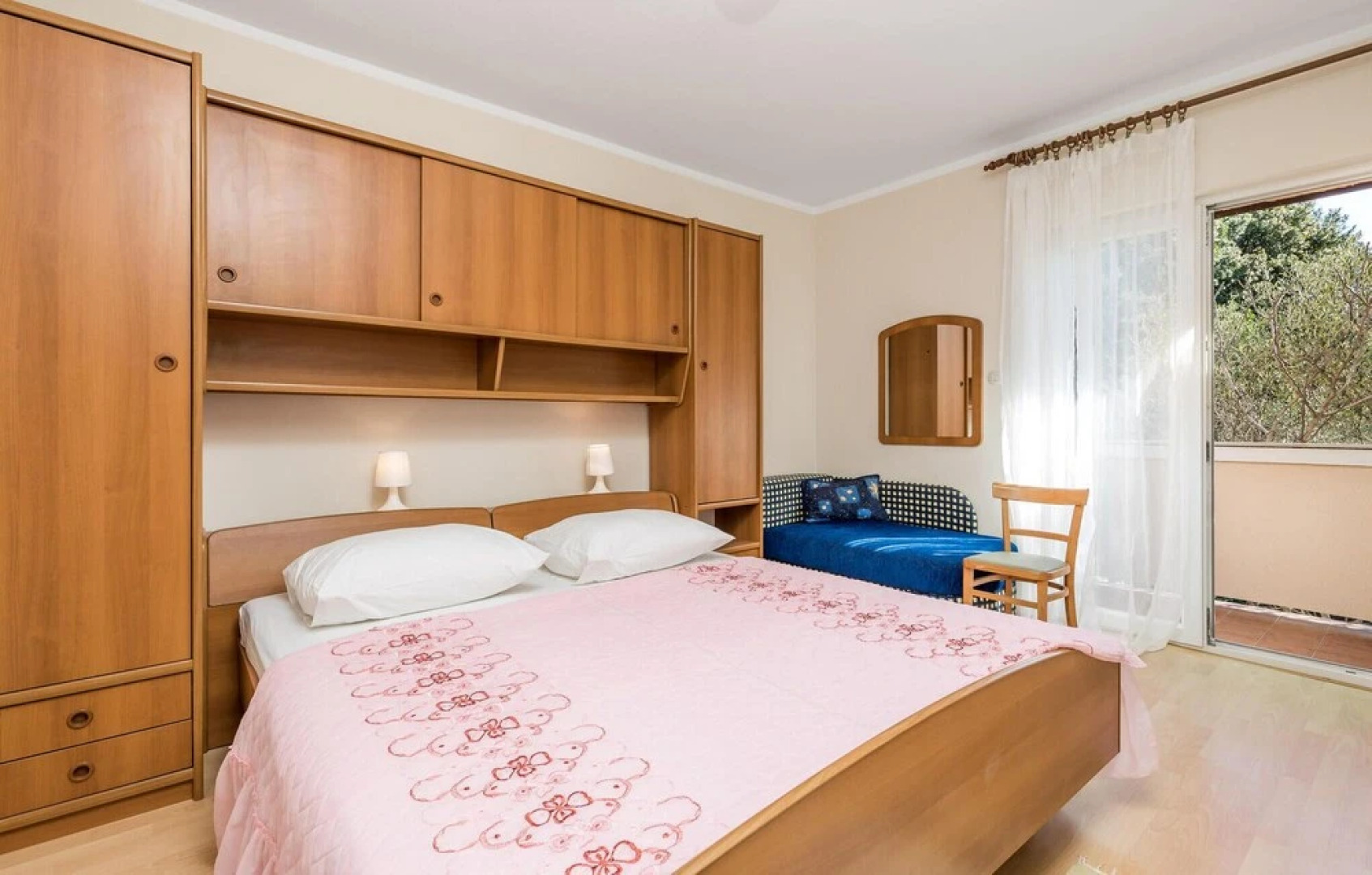 Stunning Apartment in Supetarska Draga With Sauna, Wifi and 2 Bedrooms