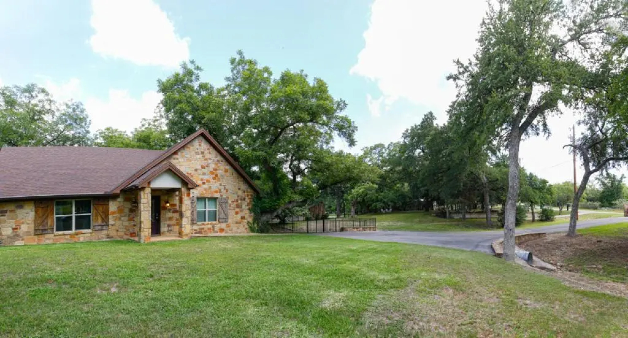 Lake LBJ 4BR Home w/ Boat Deck, Huge Yard